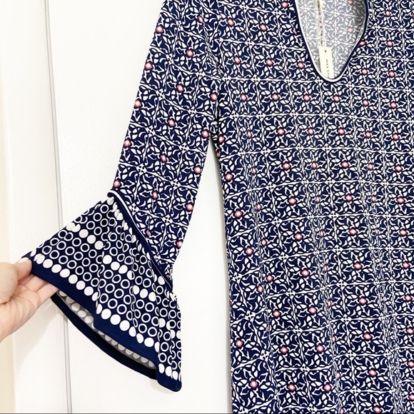 NEW Max Studio Jersey Blue Floral Bell Sleeve Mini Dress Size XS - Picture 2 of 5